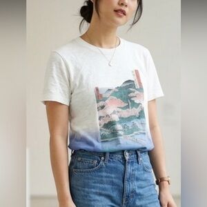 Uniqlo Hokusai Print T-Shirt Size XS Blue White Ombre